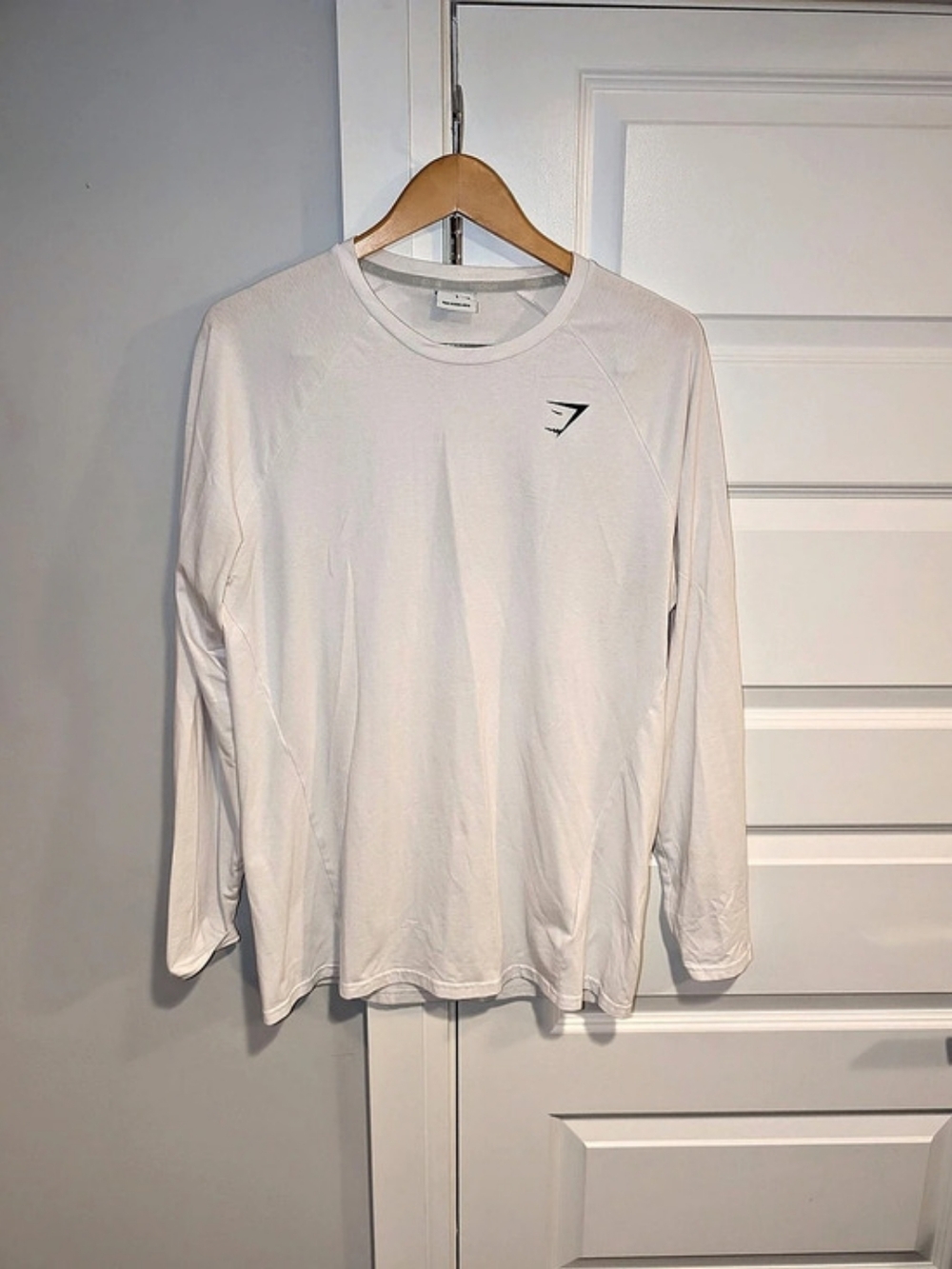 Gymshark Long Sleeve Logo Tee in White Size Large